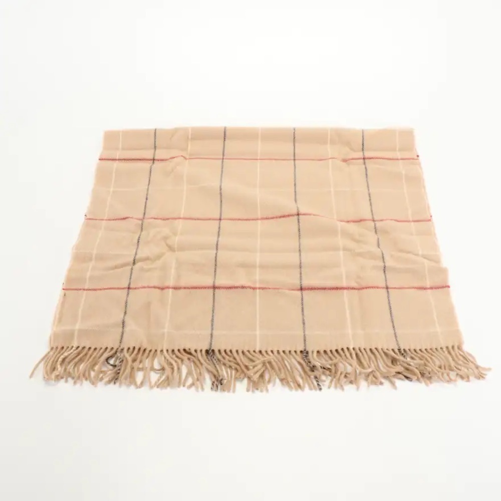 Burberry shawl/wrap - Picture 4 of 5